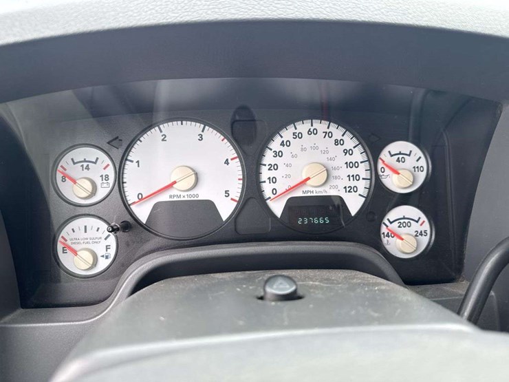 2009-dodge-ram-2500-image-15