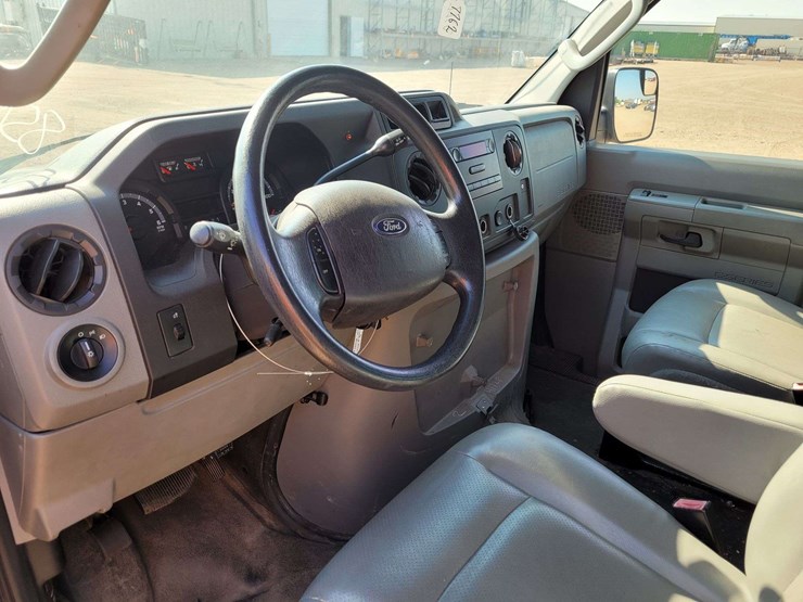 2013-ford-e150-image-16