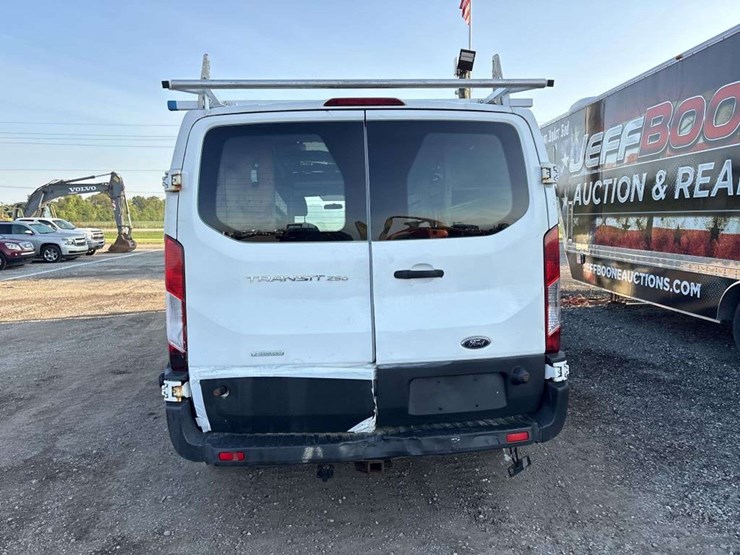 2015-ford-transit-image-3