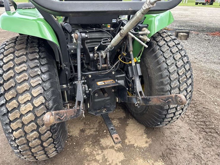 john-deere-4210-image-12