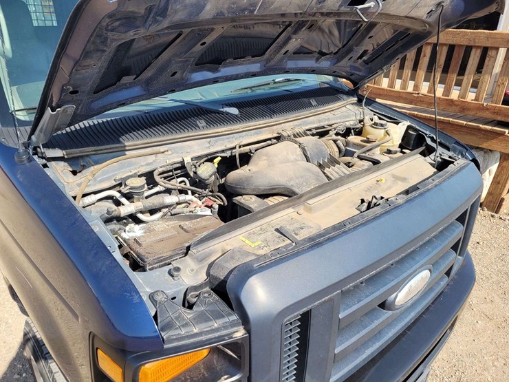 2013-ford-e150-image-22