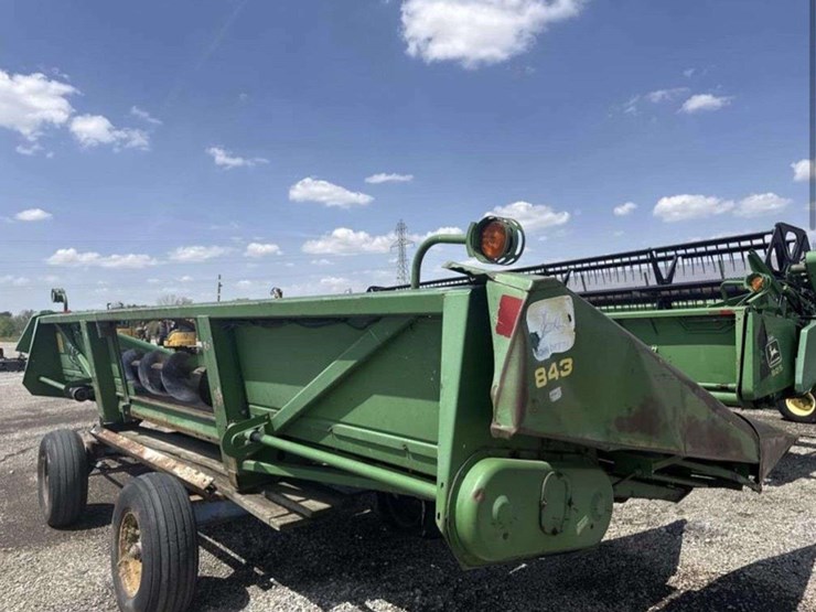john-deere-8-image-4