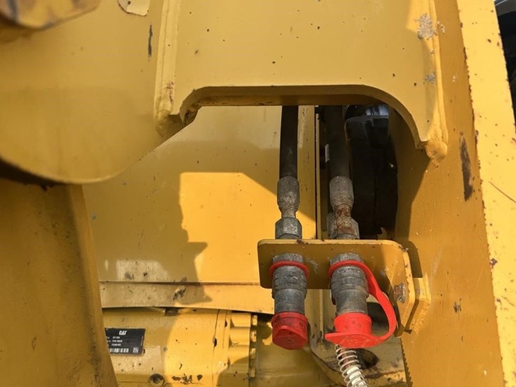 2015-caterpillar-910k-image-14