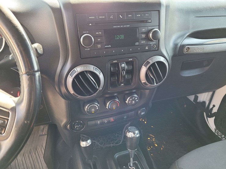 2017-jeep-wrangler-image-16