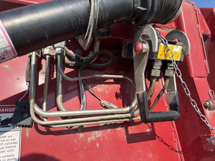 2011-case-ih-3020-image-21