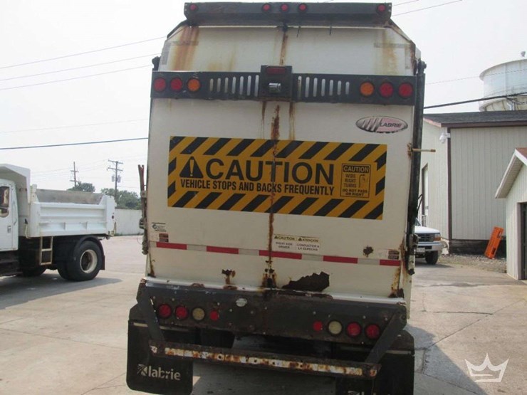 2015-freightliner-108sd-image-30