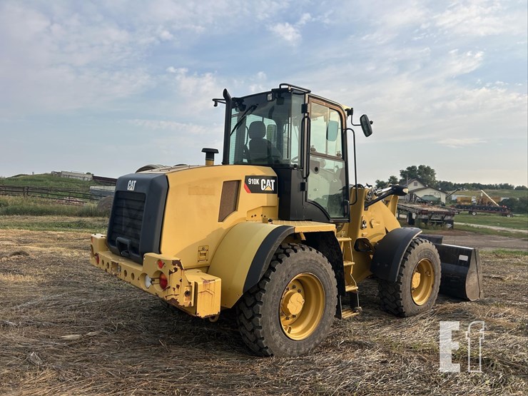 2015-caterpillar-910k-image-4