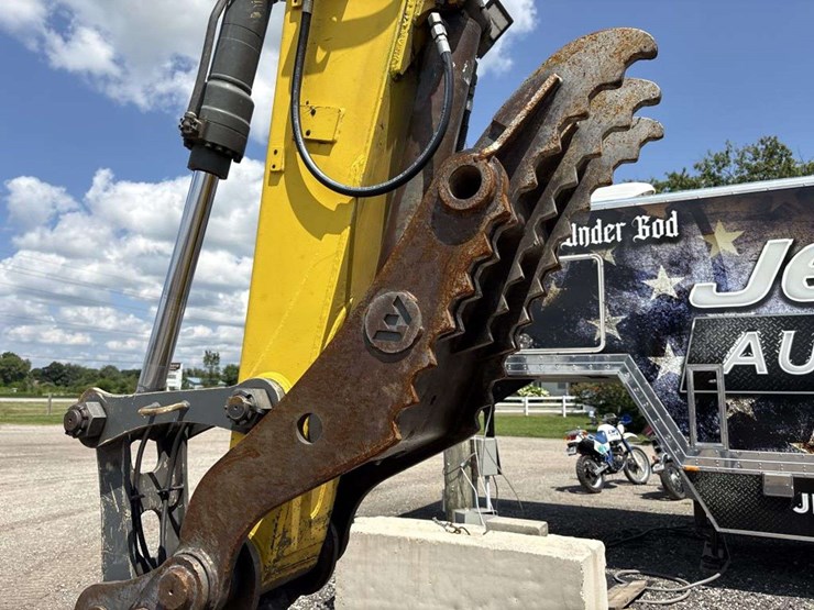 2019-wacker-neuson-et145-image-18