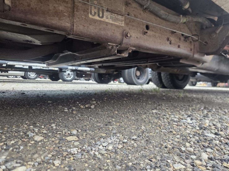 2003-chevrolet-c3500-image-24