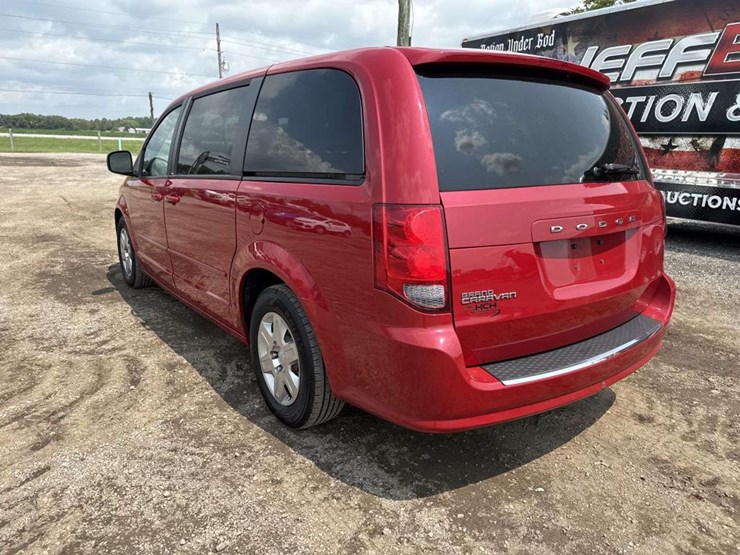 2012-dodge-grand-caravan-se-image-2