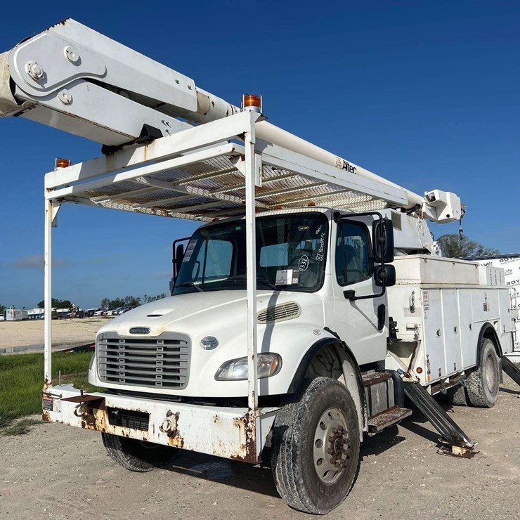 2014 FREIGHTLINER M2 106