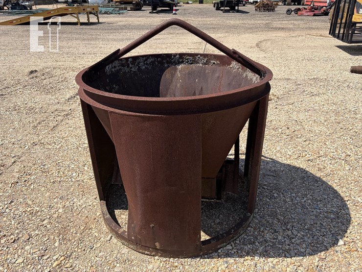 gar-bro-equipment-concrete-bucket-image-2