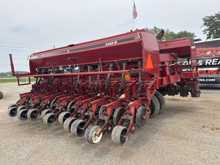 case-ih-5500-image-2