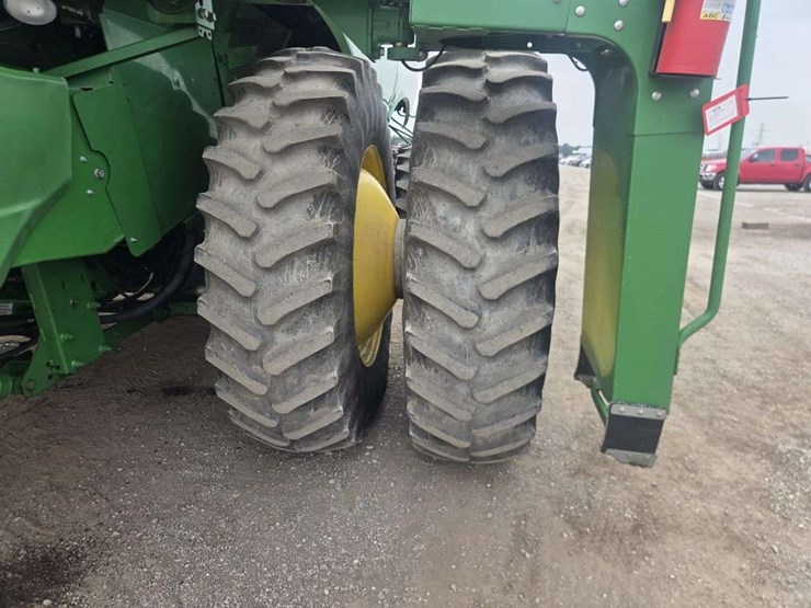 2013-john-deere-s660-image-9