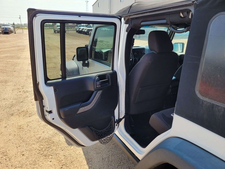 2017-jeep-wrangler-image-8