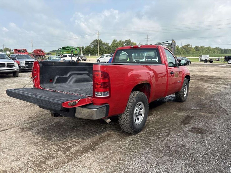 2013-gmc-sierra-1500-image-4