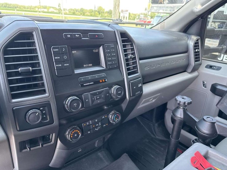 2019-ford-f550-image-24
