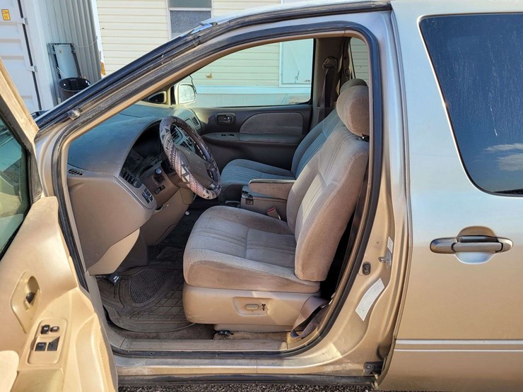 2003-toyota-sienna-image-15