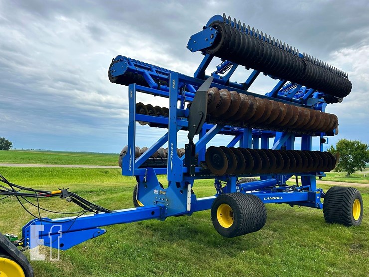 2018-landoll-7833-40-image-1