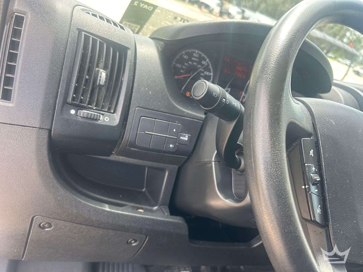 2016-ram-promaster-1500-image-19
