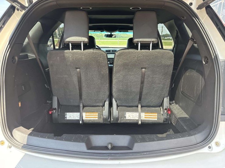 2014-ford-explorer-image-12