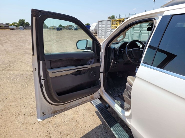 2019-ford-expedition-limited-image-12
