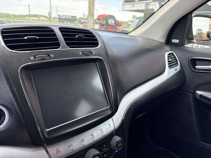 2018-dodge-journey-image-17