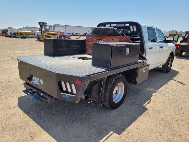 2019-dodge-3500-image-6