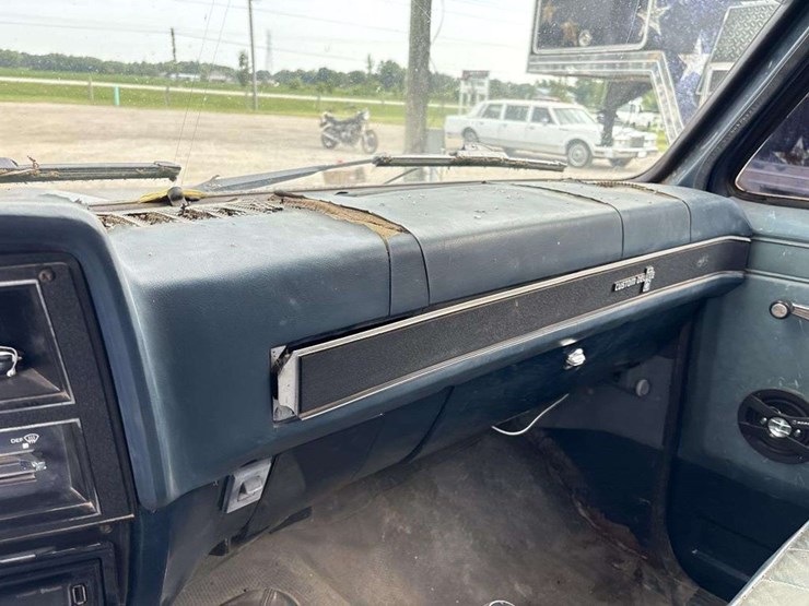 1986-chevrolet-custom-deluxe-20-image-18