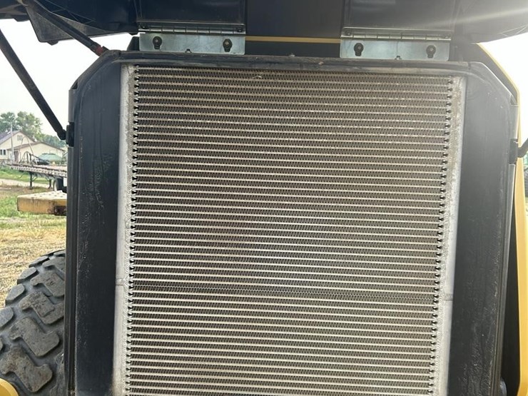 2015-caterpillar-910k-image-37