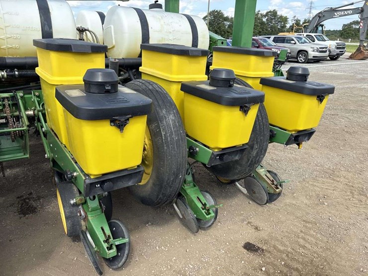 john-deere-7200-image-15