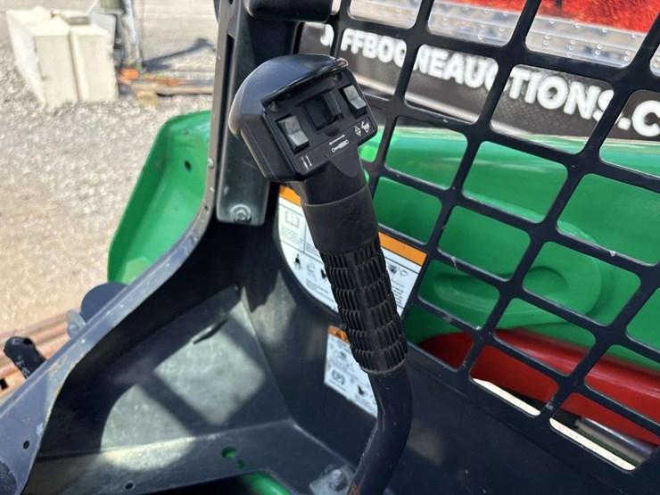 2020-bobcat-t550-image-16