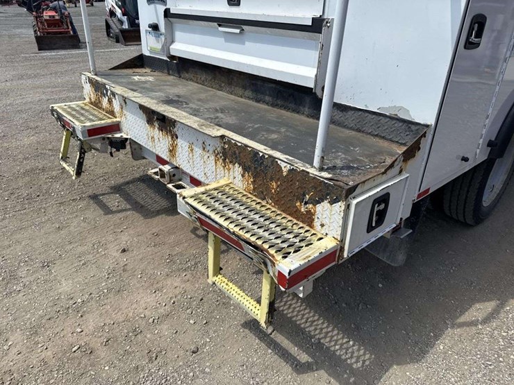 2019-ford-f550-image-18