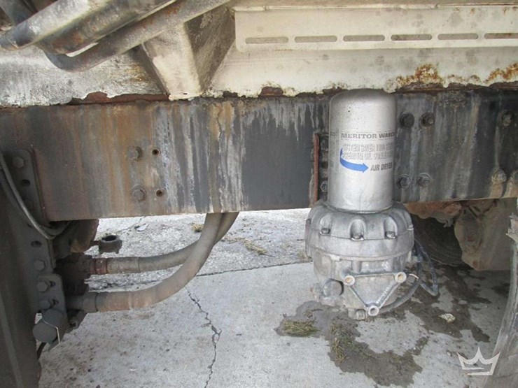 2015-freightliner-108sd-image-21