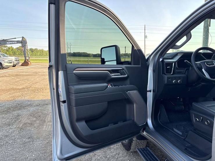2026-gmc-sierra-2500-image-26