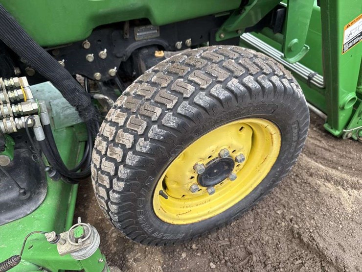 john-deere-4210-image-17