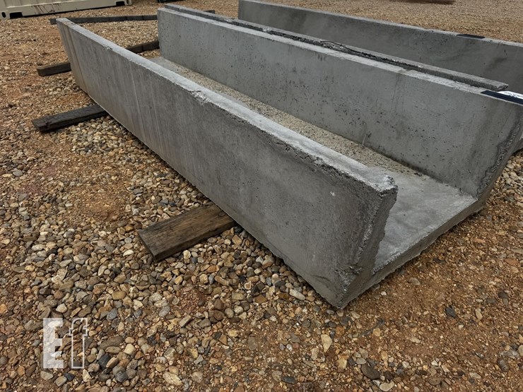 concrete-bunk-feeder-3'-x-10'-7484-image-1