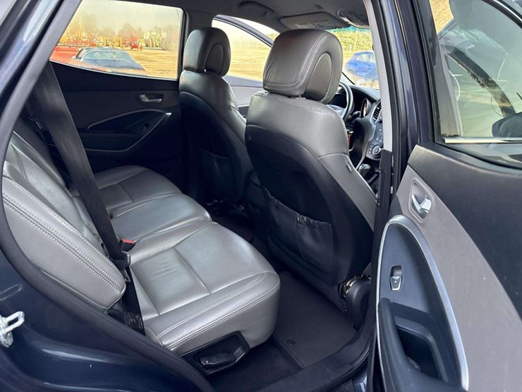 2015-hyundai-santa-fe-image-13