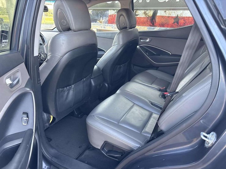 2015-hyundai-santa-fe-image-12