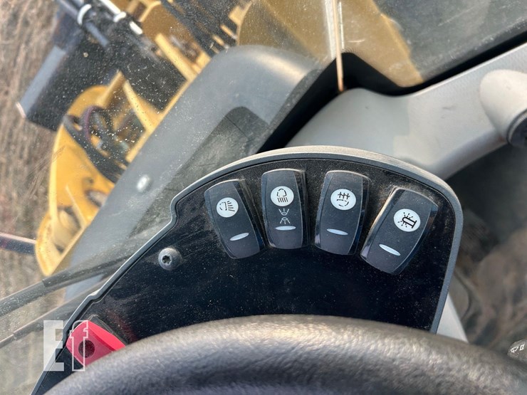 2015-caterpillar-910k-image-64