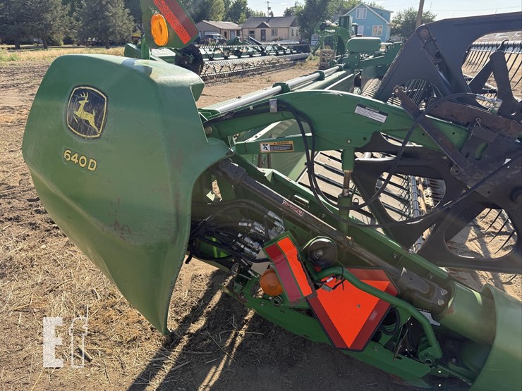 2010-john-deere-640d-image-40