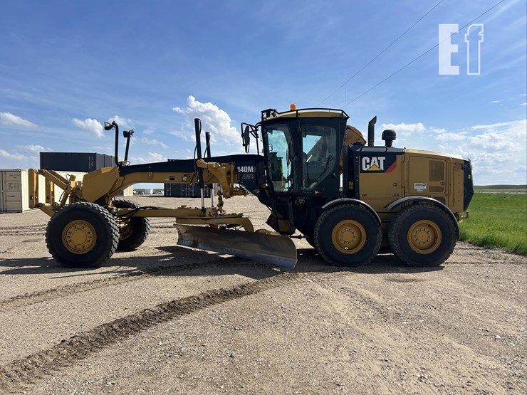 2011-caterpillar-140m2-awd-image-8