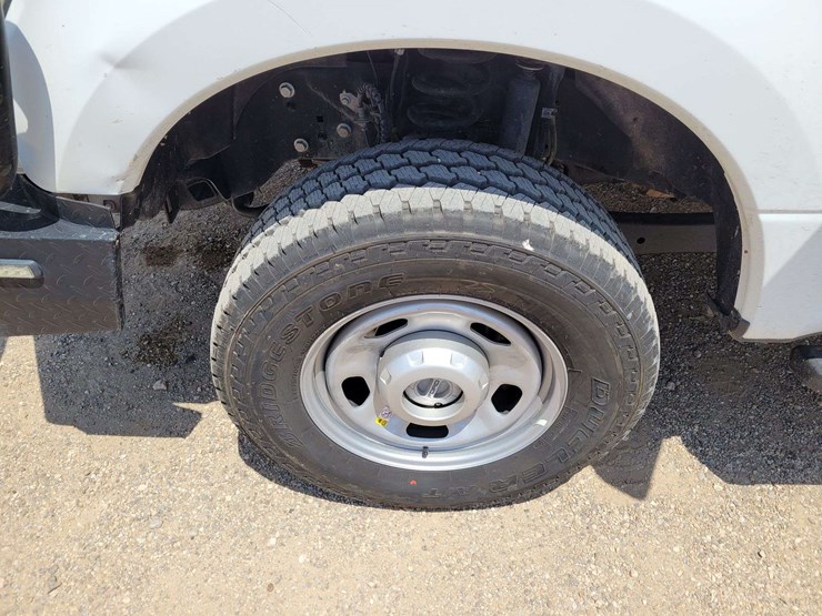 2020-ford-f350-image-10