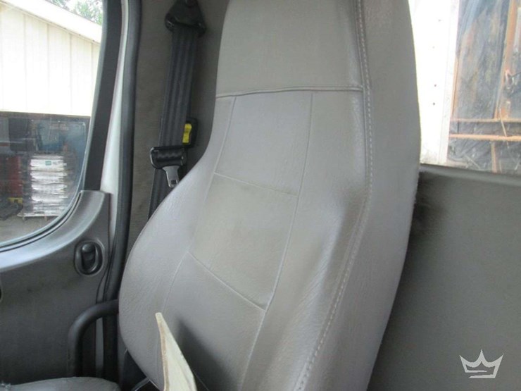 2015-freightliner-108sd-image-25