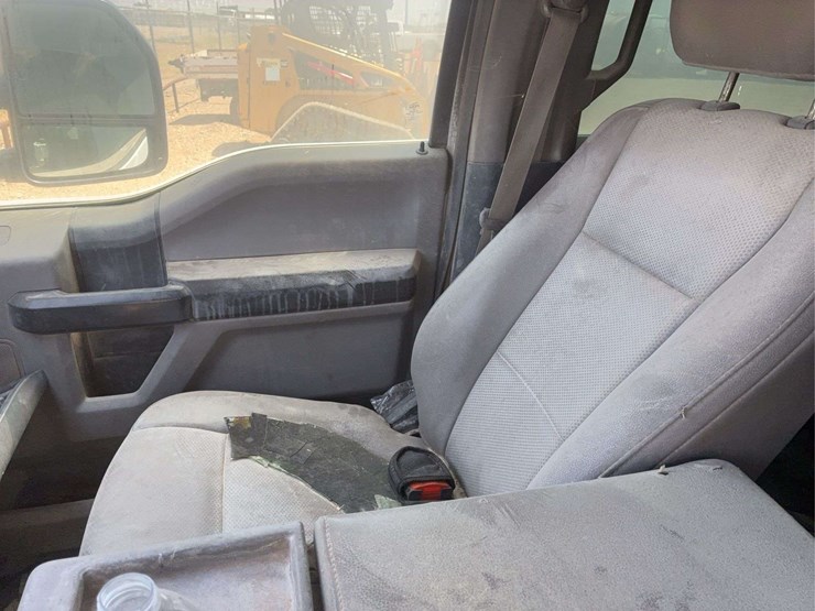 2017-ford-f550-image-37