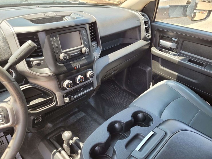2019-dodge-3500-image-16