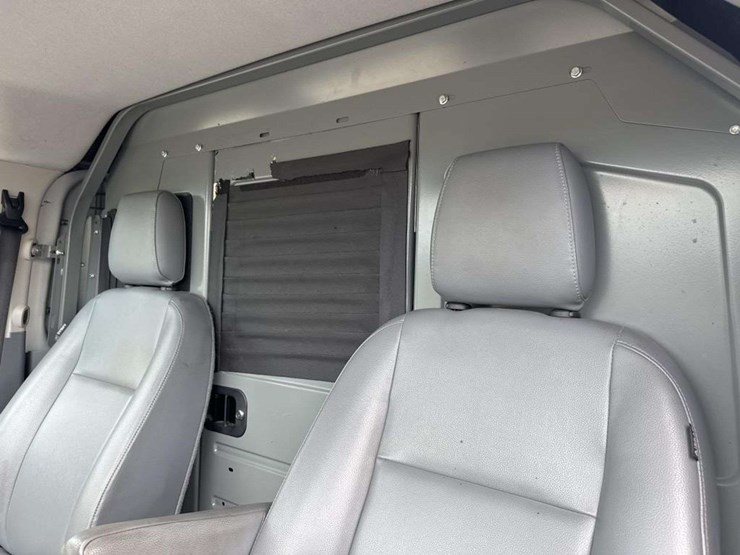 2017-ford-transit-image-12