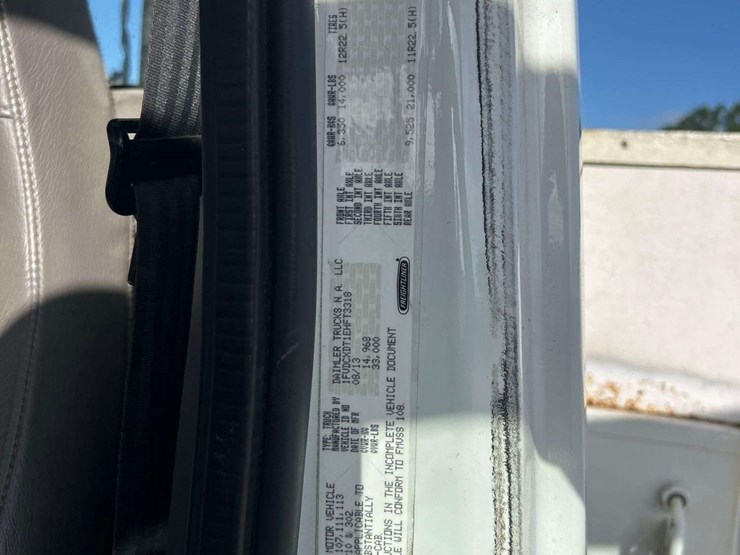 2014-freightliner-m2-106-image-5