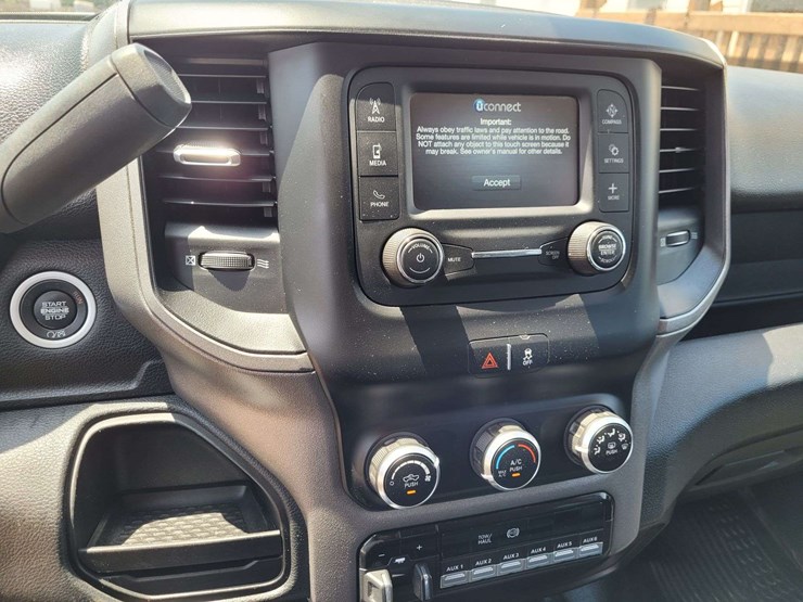 2019-dodge-3500-image-17