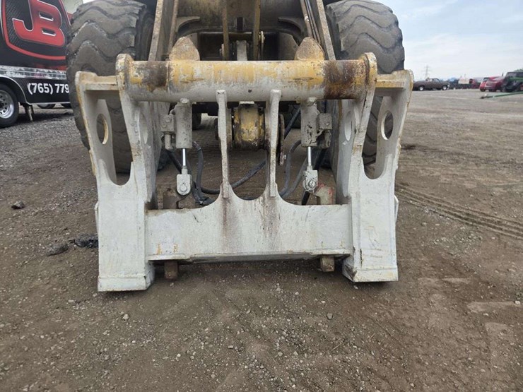 caterpillar-930k-image-10